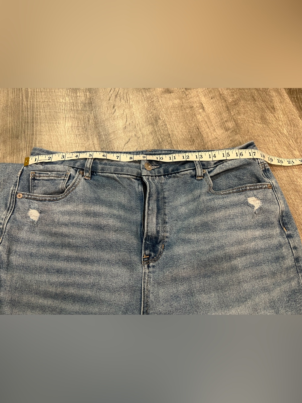 American Eagle Distressed Mom Jeans Women’s Size 16 Stretch Light Wash High Rise - Picture 2 of 7